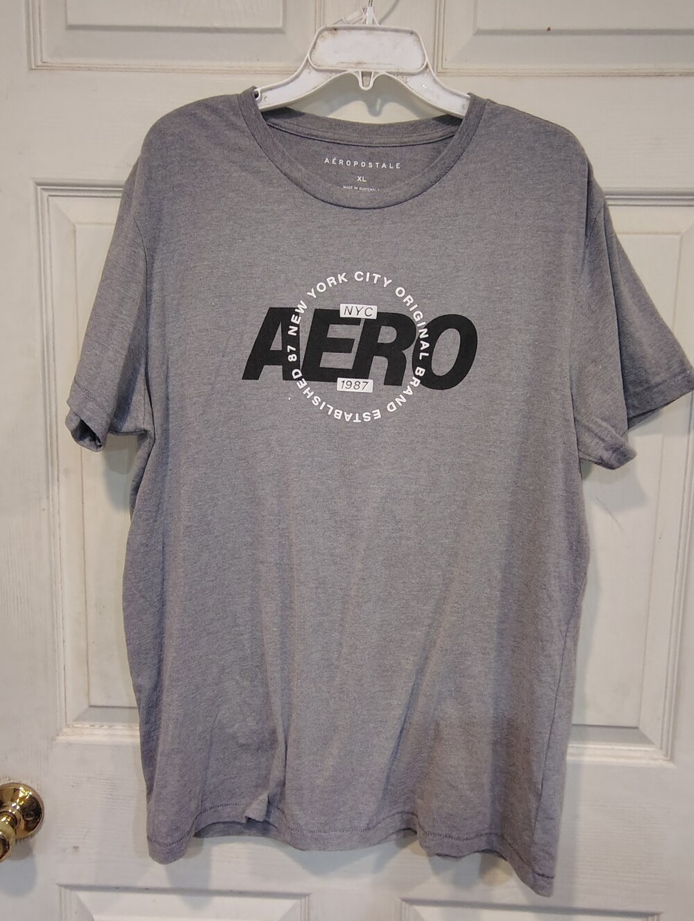 Aeropostale Men's Size XL Grey Tshirt